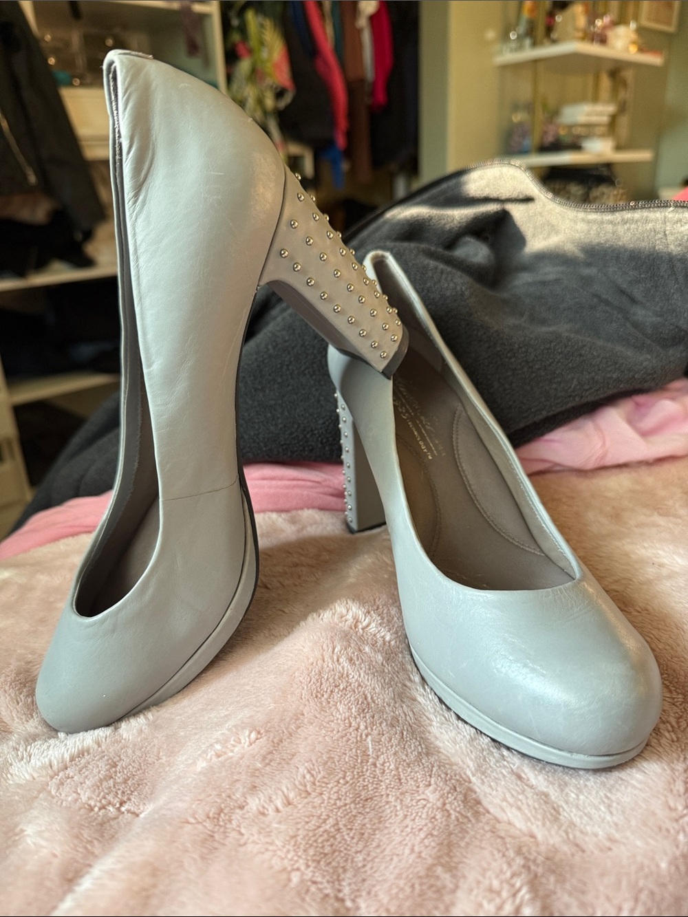 Kenneth Cole studded gray leather heels size 7.5